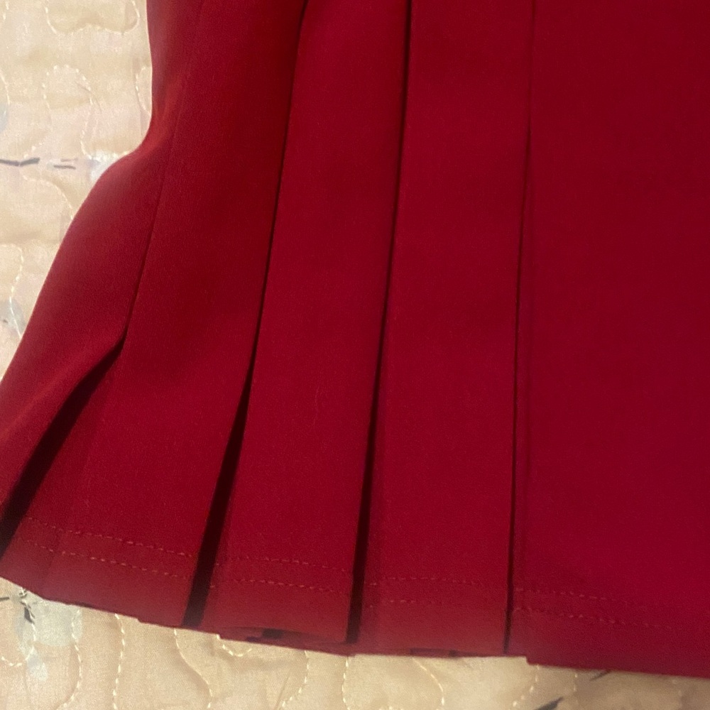 SHEIN Red Pleated Mini Skirt with Button Tab Details - Picture 6 of 6